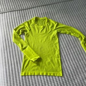 Lululemon long sleeve swiftly neon green size 4